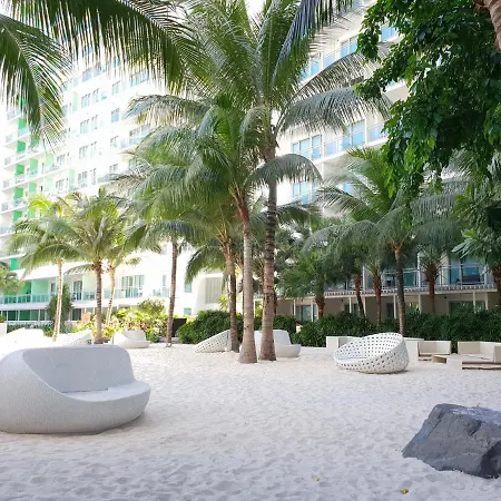 Manila Urban Resort At Azure Exterior photo