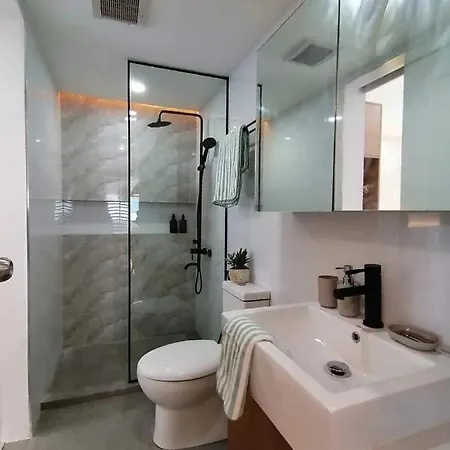Manila Urban Resort At Azure Exterior photo