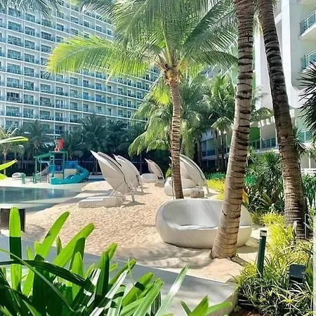 Manila Urban Resort At Azure Exterior photo