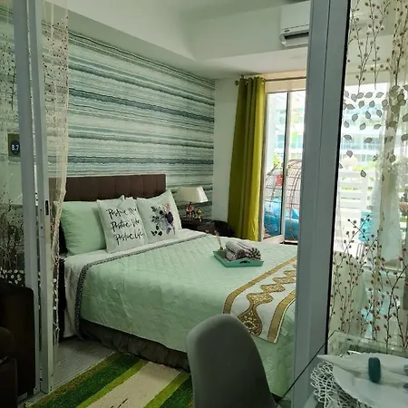 Manila Urban Resort At Azure Exterior photo