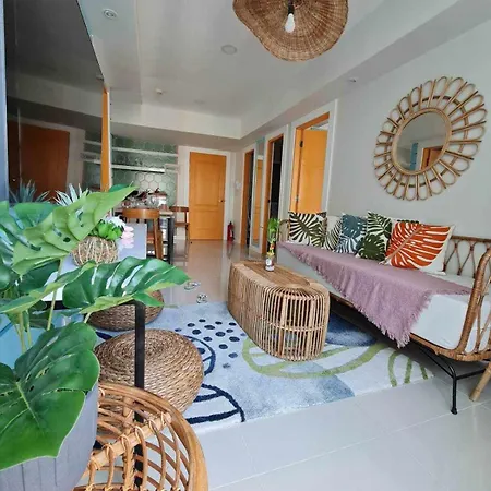 Manila Urban Resort At Azure Exterior photo