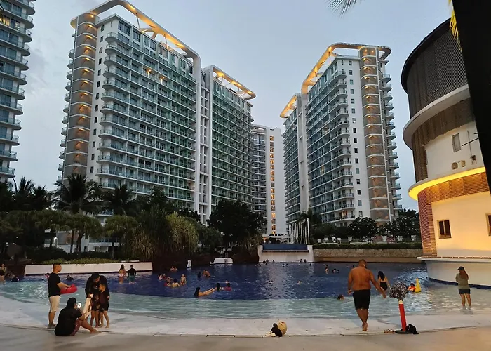 Manila Urban Resort At Azure