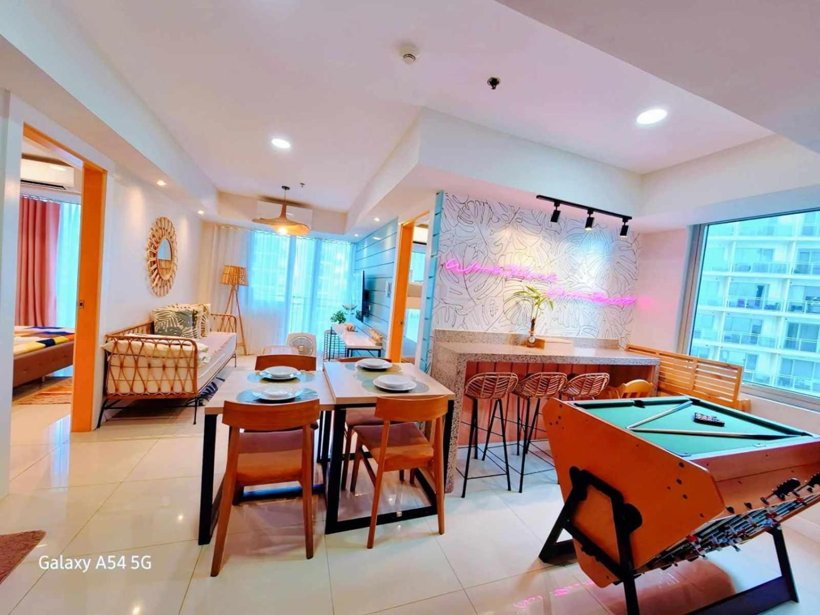 Urban At Azure Apartment